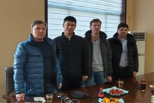 Russian customers visited our company last week。