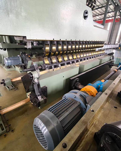 assembly-of-forming-machine-of04.jpg